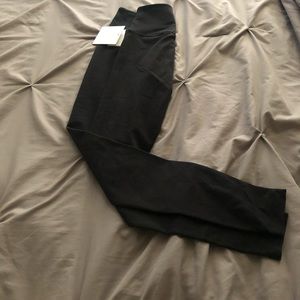 NWT Beyond Yoga size medium